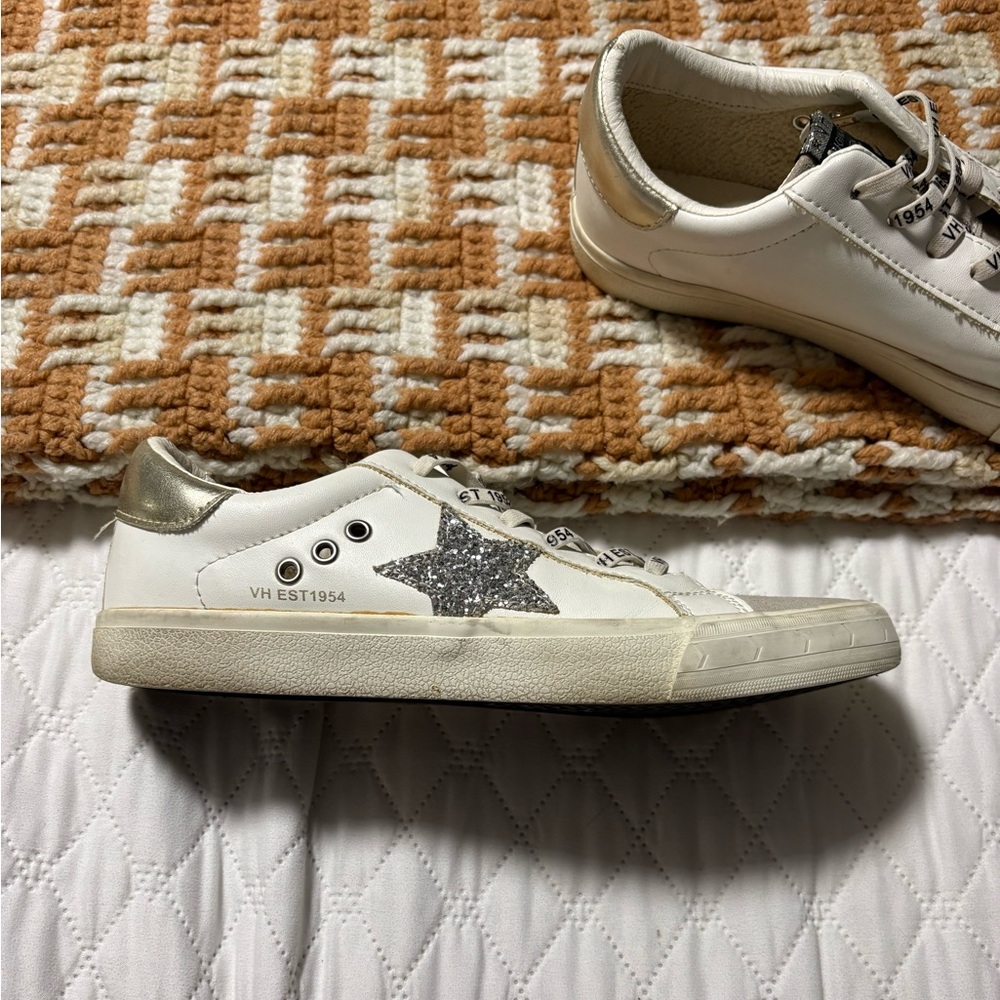 Vintage Havana White and Gray Women's Sneakers - Picture 3 of 7